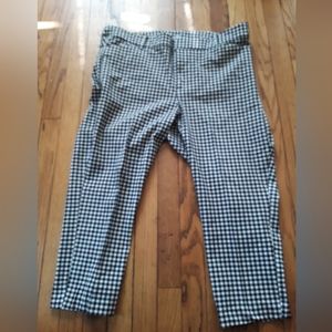 Old Navy High Rise Pixie Secret Smooth Pockets Plus Size Pants. Size 18